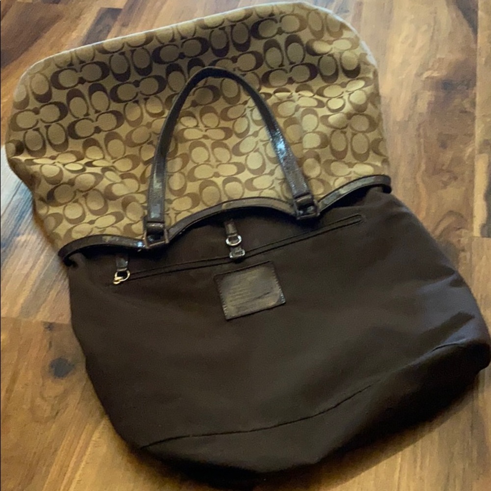 Coach large shoulder bag. Signature C pattern - Picture 9 of 16